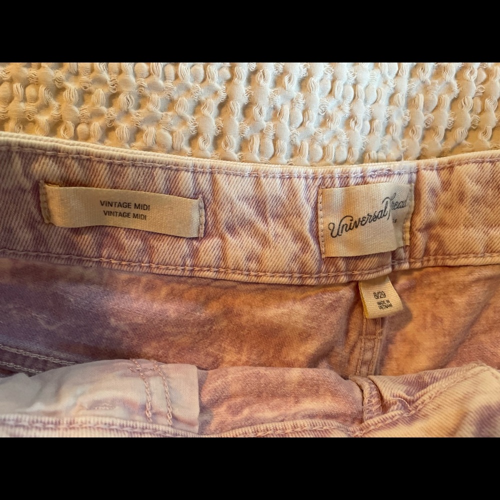 Pink jeans shorts size 8/29 - Picture 4 of 4